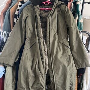 The North Face Women's Olive Green Jacket like new size XS Army Winter Hooded